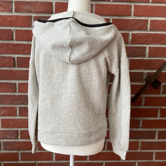 Lucky Brand Sweatshirt Pullover Cotton Grey Hoodie Size XS NWT - Picture 4 of 13